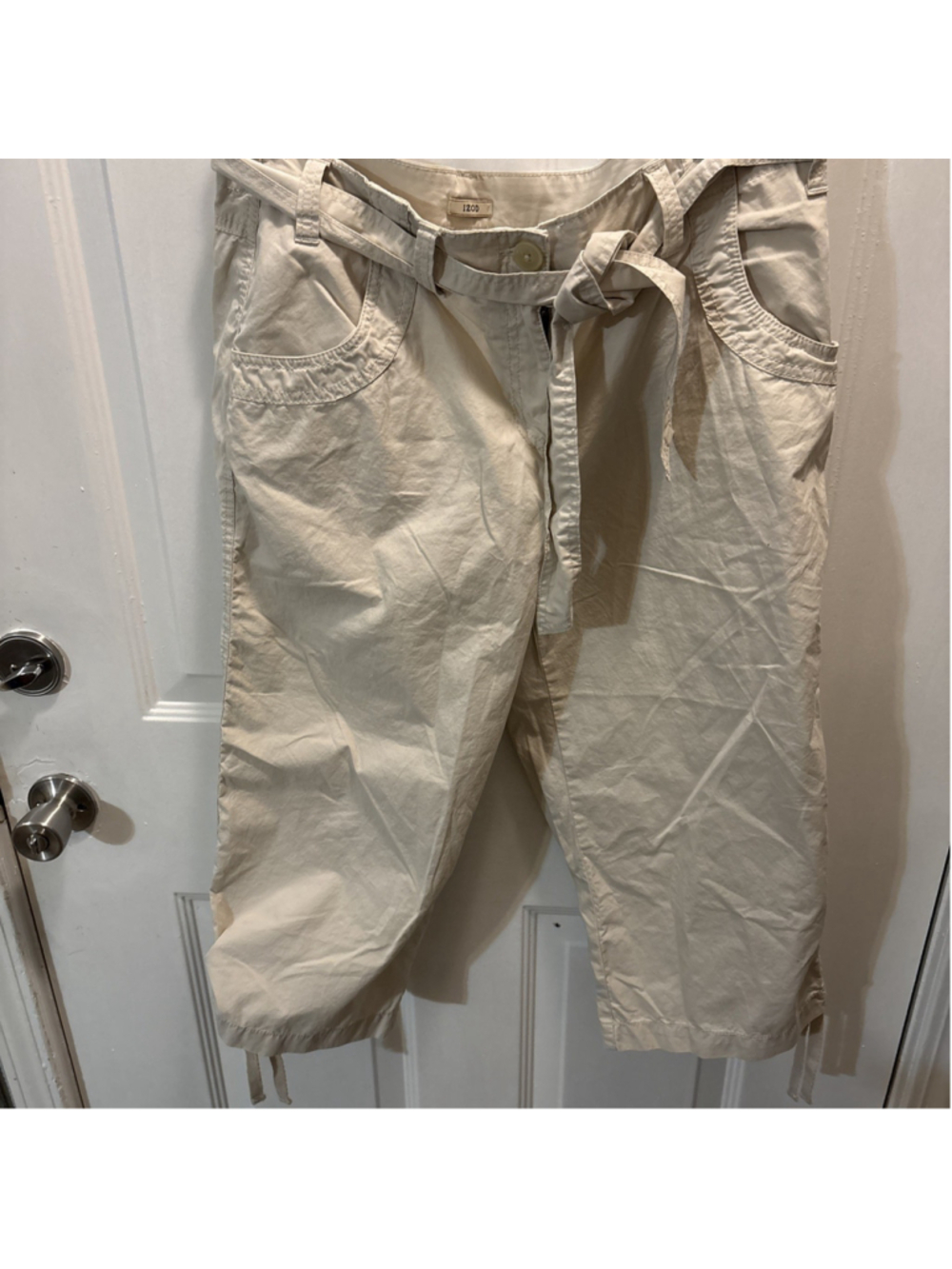 IZOD Light Khaki Women’s Crop Pants Sz 10 Cotton 100%